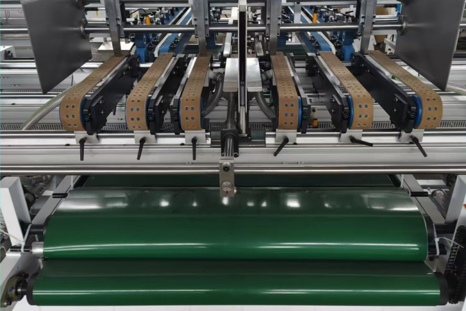 เครื่องพับและติดกาวกล่องกระดาษลูกฟูกแบบแผ่นคู่ รุ่น PRY-2900H 2